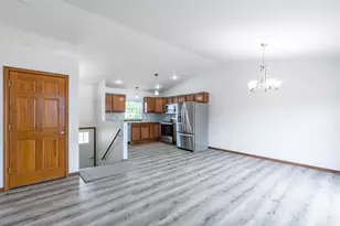 907 S 22nd Ave, Wausau, WI 54401 - Photo 9
