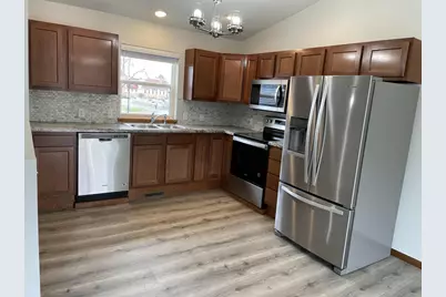 907 S 22nd Avenue, Wausau, WI 54401 - Photo 3