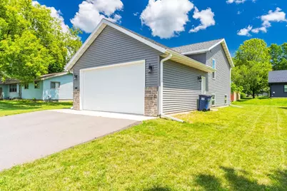 907 S 22nd Avenue, Wausau, WI 54401 - Photo 5
