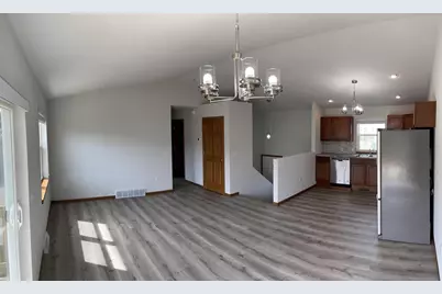 907 S 22nd Avenue, Wausau, WI 54401 - Photo 7