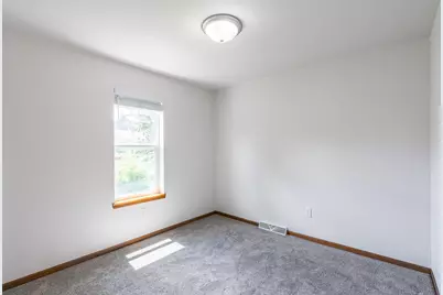 907 S 22nd Avenue, Wausau, WI 54401 - Photo 17