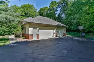 4049 Crestwood Dr, Wausau, WI 54403 - Photo 3