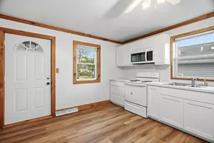 608 E 9th St, Marshfield, WI 54449 - Photo 9