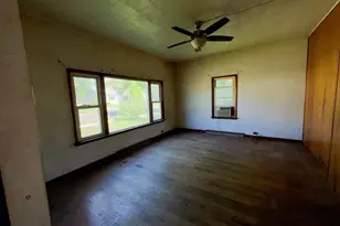 709 S Ash Ave, Marshfield, WI 54449 - Photo 5