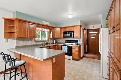 303 S 2nd Lane, Abbotsford, WI 54405 - Photo 3