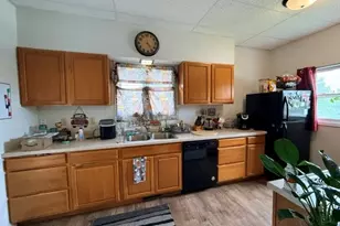 734 S 1st Ave, Wausau, WI 54401 - Photo 9