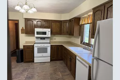 1107 W State Street, Marshfield, WI 54449 - Photo 7