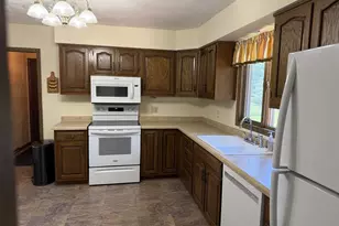 1107 W State St, Marshfield, WI 54449 - Photo 7