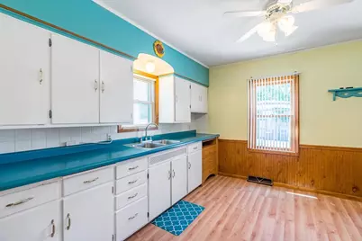 1120 S 8th Avenue, Wausau, WI 54401 - Photo 11