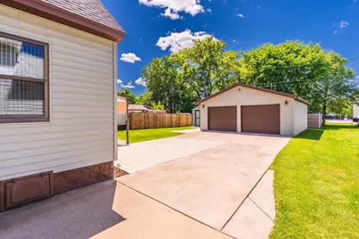1120 S 8th Avenue, Wausau, WI 54401 - Photo 5