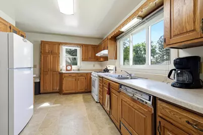 308 Walker Street, Stevens Point, WI 54481 - Photo 15