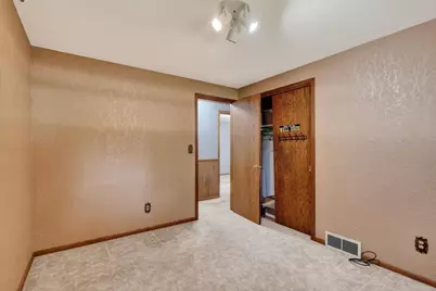 1060 Lakewood Lane, Wisconsin Rapids, WI 54494 - Photo 23