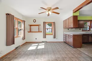 400 N Vine Ave, Marshfield, WI 54449 - Photo 5