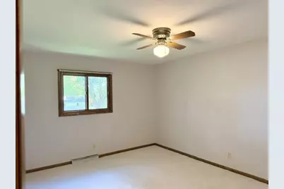 406 Evergreen Avenue, Marshfield, WI 54449 - Photo 17