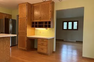 406 Evergreen Ave, Marshfield, WI 54449 - Photo 9