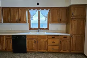 827 W North St, Marshfield, WI 54449 - Photo 7