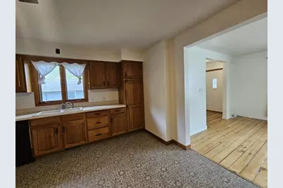 827 W North Street, Marshfield, WI 54449 - Photo 5
