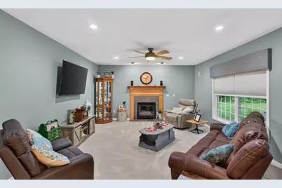 912 Cherokee Court, Waupaca, WI 54981 - Photo 15
