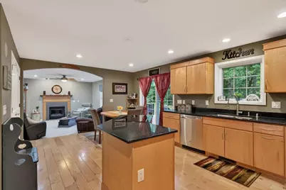 912 Cherokee Court, Waupaca, WI 54981 - Photo 9
