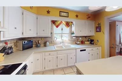 1011 W Park Street, Marshfield, WI 54449 - Photo 13