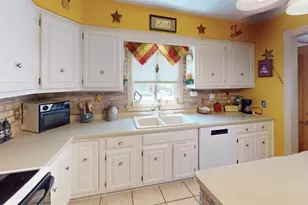 1011 W Park St, Marshfield, WI 54449 - Photo 13