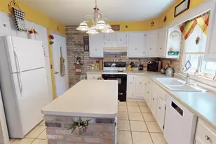 1011 W Park St, Marshfield, WI 54449 - Photo 11
