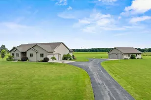 8072 Mill Creek Rd, Marshfield, WI 54449 - Photo 3