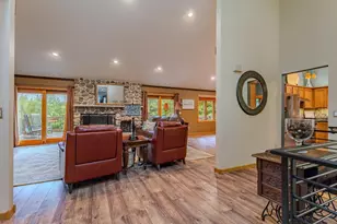 3942 Hillside Ln, Wausau, WI 54403 - Photo 7