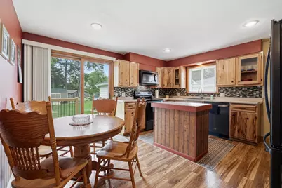 417 Wildwood Court, Marshfield, WI 54449 - Photo 3