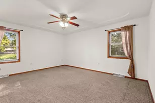 1010 Woodland Ct, Plover, WI 54467 - Photo 13