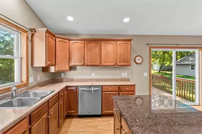 1010 Woodland Court, Plover, WI 54467 - Photo 7