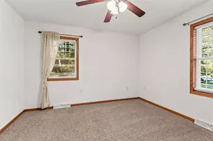 1010 Woodland Ct, Plover, WI 54467 - Photo 17