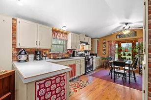 3641 Haga Dr, Plover, WI 54467 - Photo 9