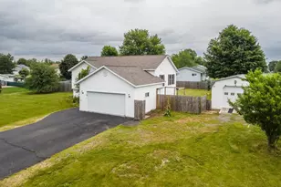 2104 Meadow Dr, Kronenwetter, WI 54455 - Photo 3