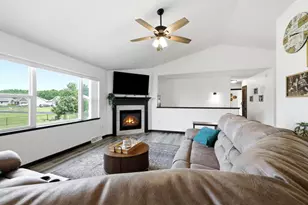 2375 Chesterfield Dr, Kronenwetter, WI 54455 - Photo 9
