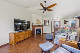 1429 Plains Ave, Neenah, WI 54956 - Photo 7