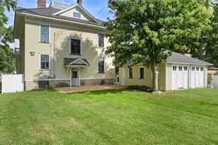 208 S Cherry Ave, Marshfield, WI 54449 - Photo 9