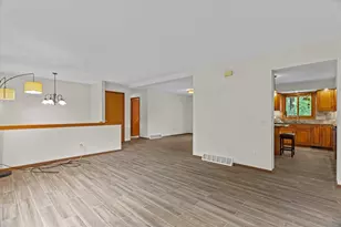 1407 S Washington Ave, Marshfield, WI 54449 - Photo 7