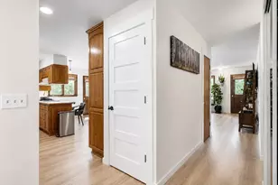 8120 Grove Ave, Wisconsin Rapids, WI 54494 - Photo 11