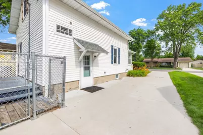 2909 Algoma Street, Stevens Point, WI 54481 - Photo 3
