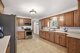 1103 Weister Ct, Marshfield, WI 54449 - Photo 9