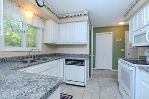 1925 Dewberry Dr, Kronenwetter, WI 54455 - Photo 9