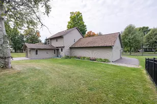 205 Aspen Grove, Wausau, WI 54403 - Photo 3