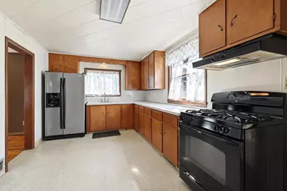449 W Clark Street, Stevens Point, WI 54481 - Photo 17