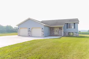2581 Golden Eagle Rd, Kronenwetter, WI 54455 - Photo 3