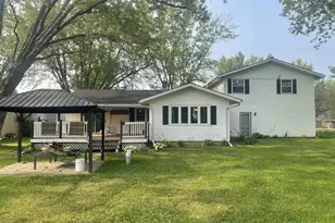 409 W Butternut St, Abbotsford, WI 54405 - Photo 3