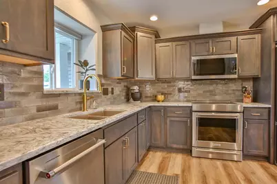 116 S 68th Avenue, Wausau, WI 54401 - Photo 7