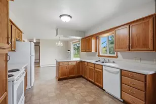 1412 N Oak Ave, Marshfield, WI 54449 - Photo 11