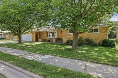 211 Meadow Street, Stevens Point, WI 54481 - Photo 3