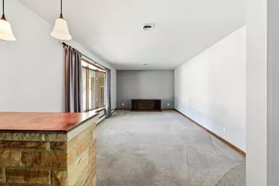 211 Meadow Street, Stevens Point, WI 54481 - Photo 9